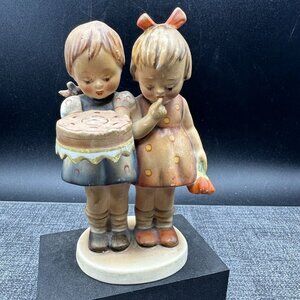 Goebel Hummel Figurine 176/0 "Happy Birthday" TMK2 Full Bee 5" 2 Girls 1950s